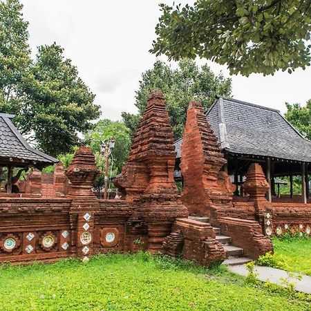 Oyo 1460 Anyelir Residence Cirebon Kültér fotó