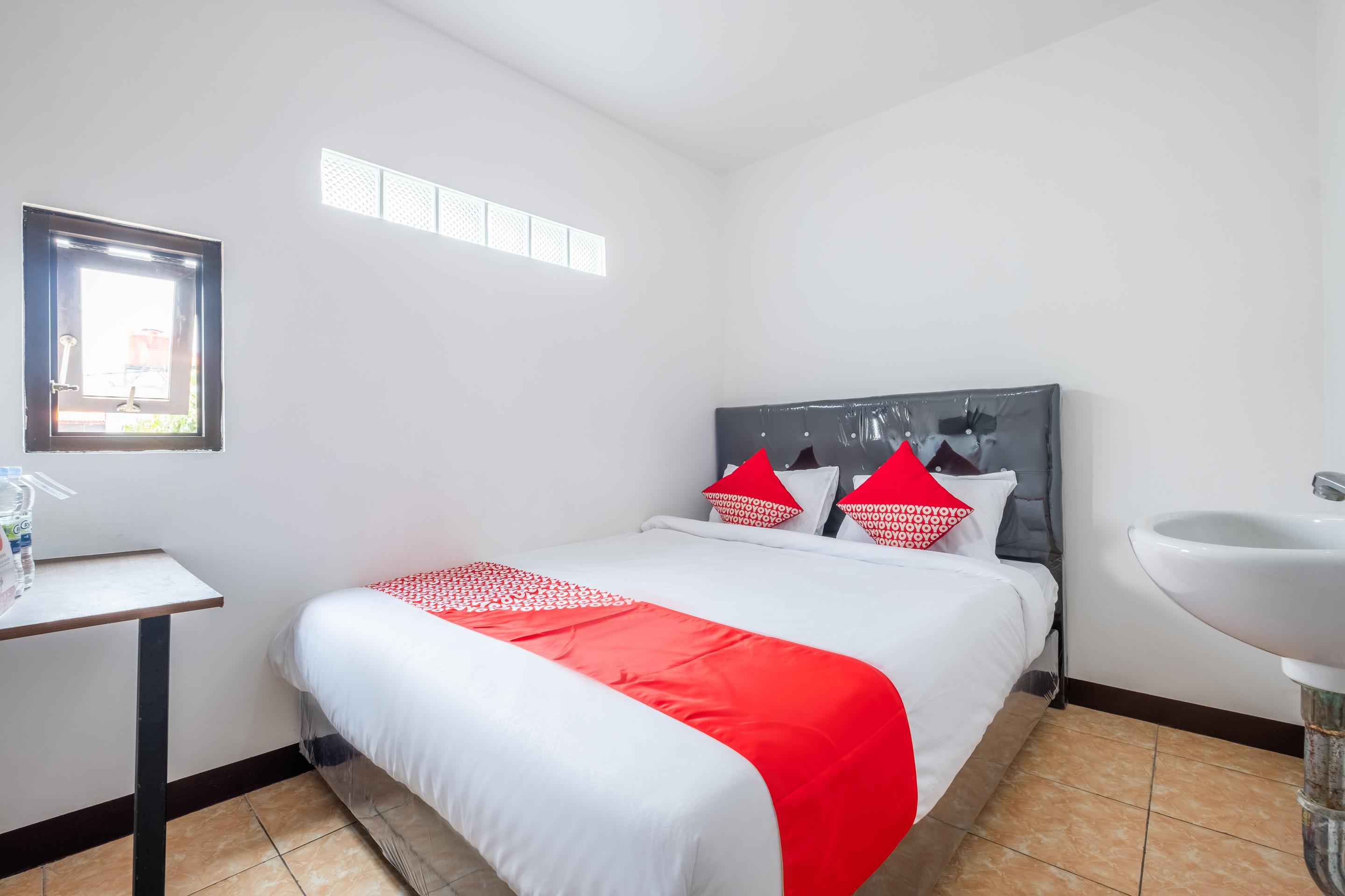 Oyo 1460 Anyelir Residence Cirebon Kültér fotó