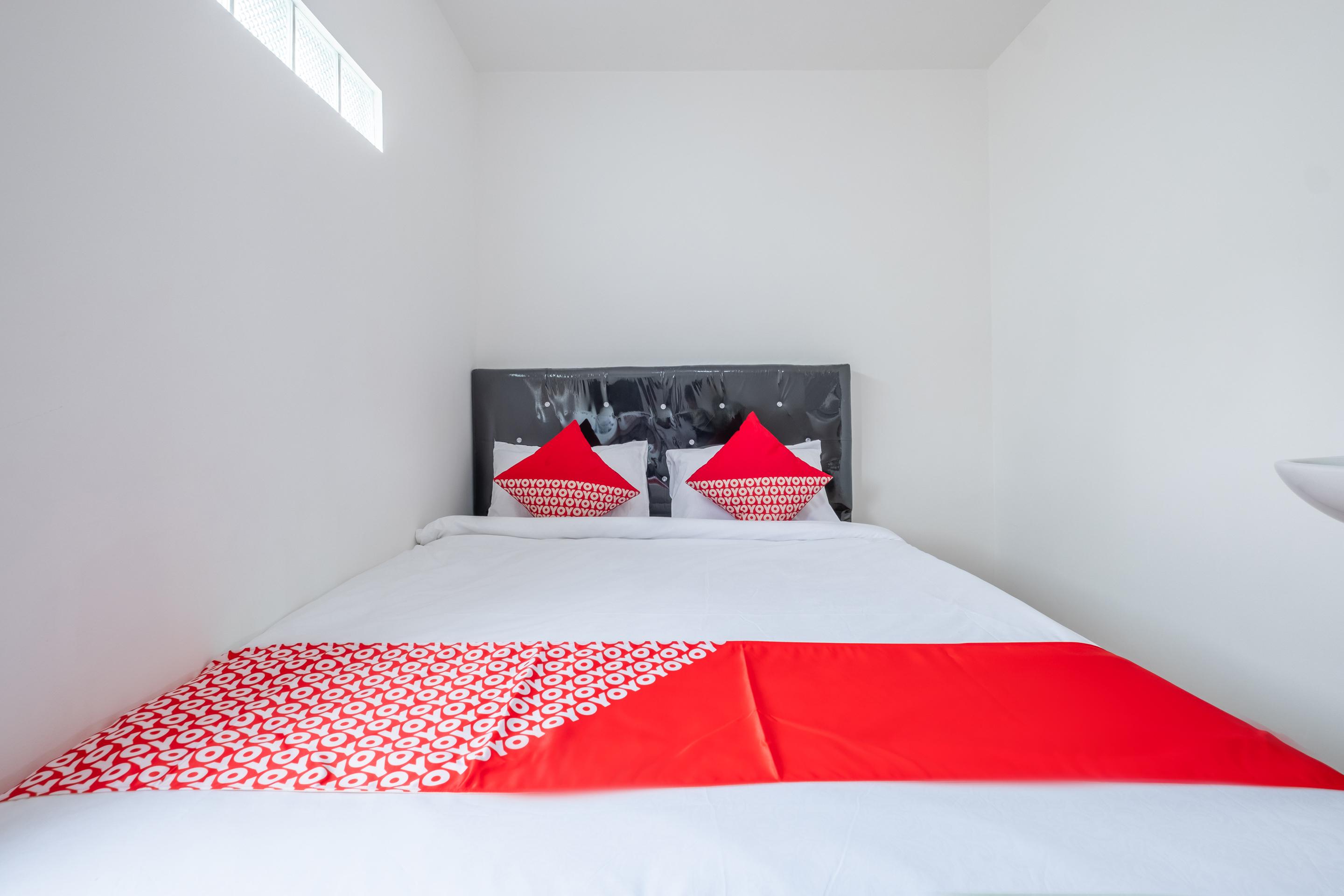Oyo 1460 Anyelir Residence Cirebon Kültér fotó