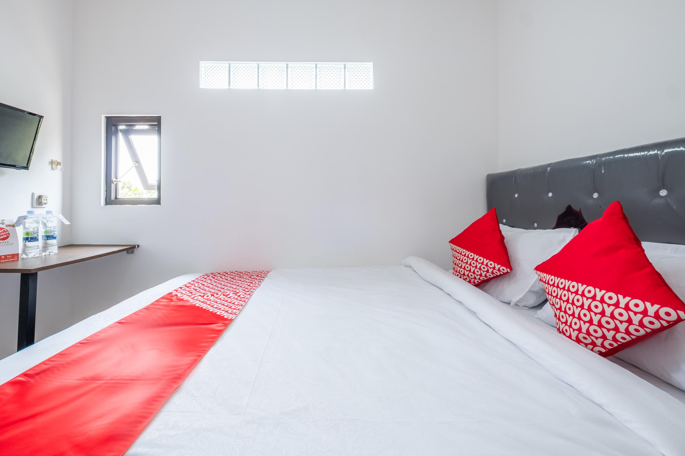 Oyo 1460 Anyelir Residence Cirebon Kültér fotó