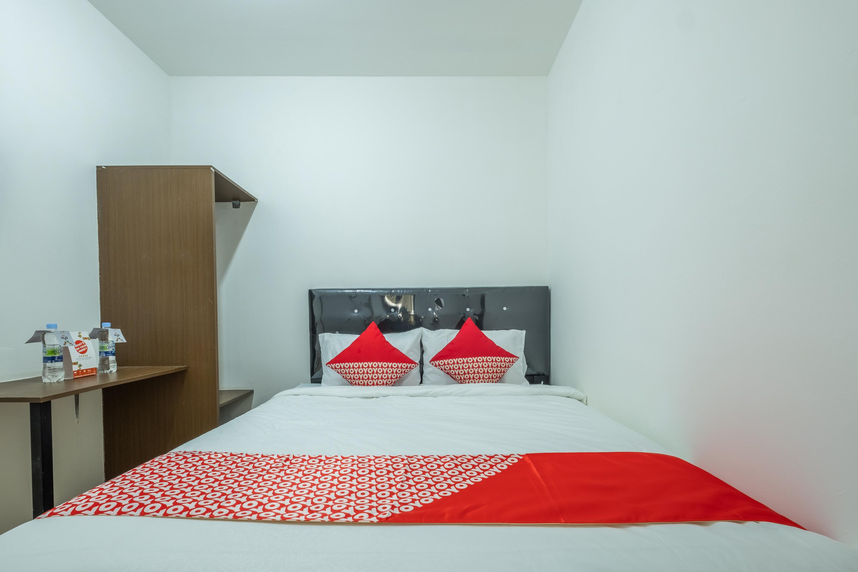 Oyo 1460 Anyelir Residence Cirebon Kültér fotó
