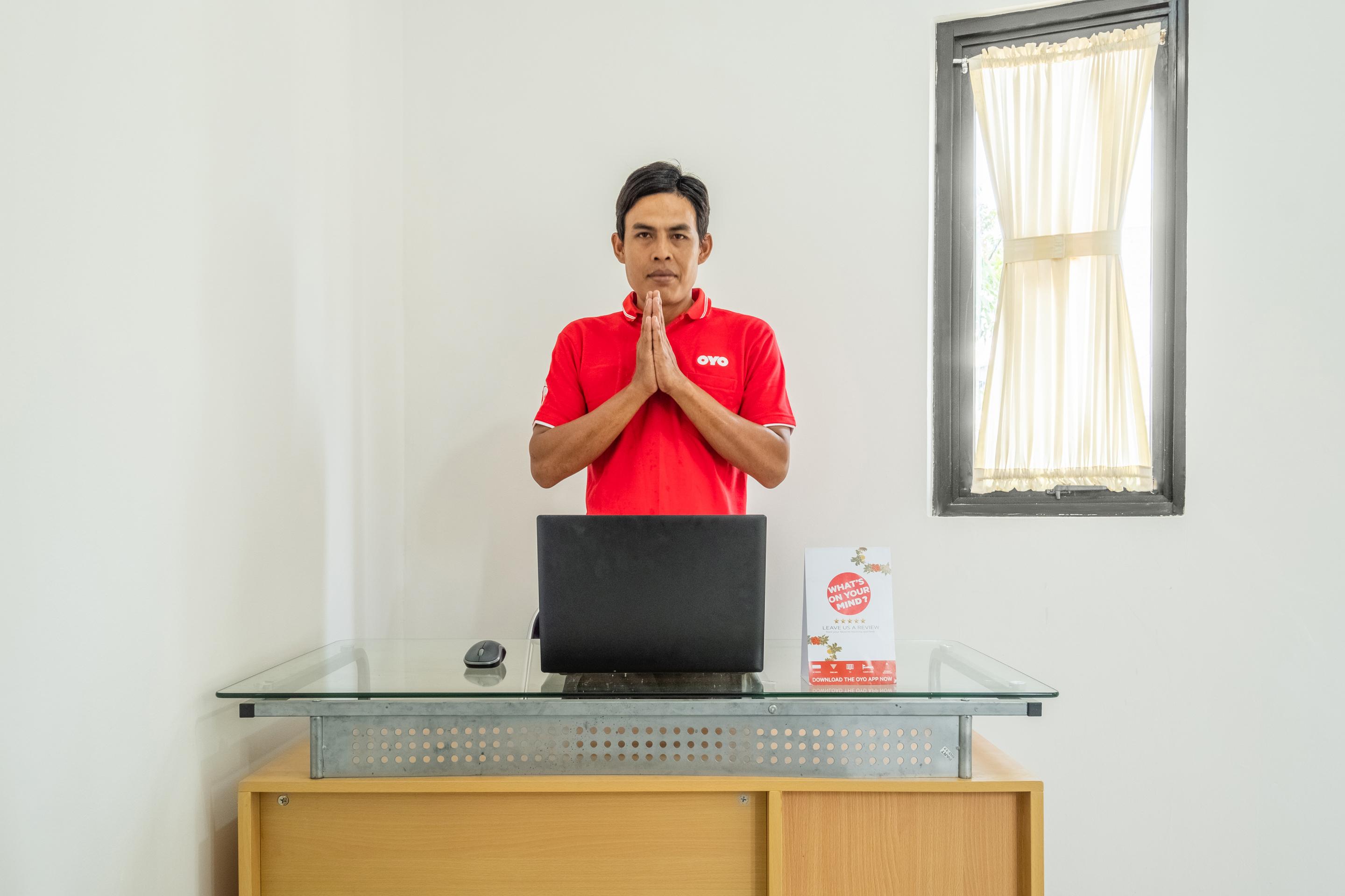 Oyo 1460 Anyelir Residence Cirebon Kültér fotó