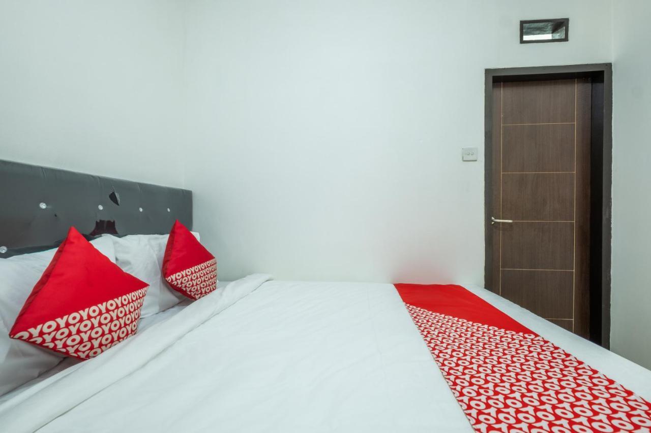Oyo 1460 Anyelir Residence Cirebon Kültér fotó